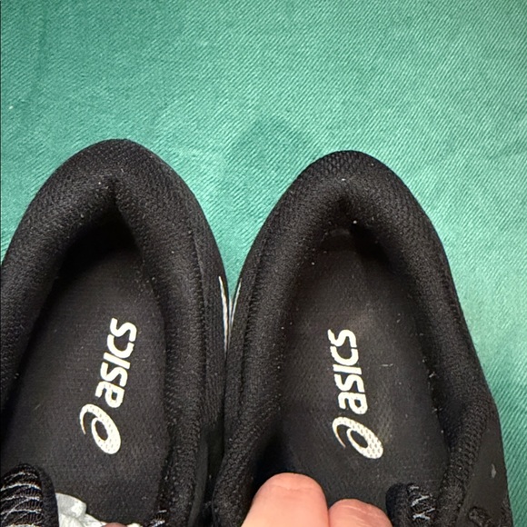 Asics Gel Contend 9 Wide | Women ASICS Women\'s Black and White Athletic Shoes